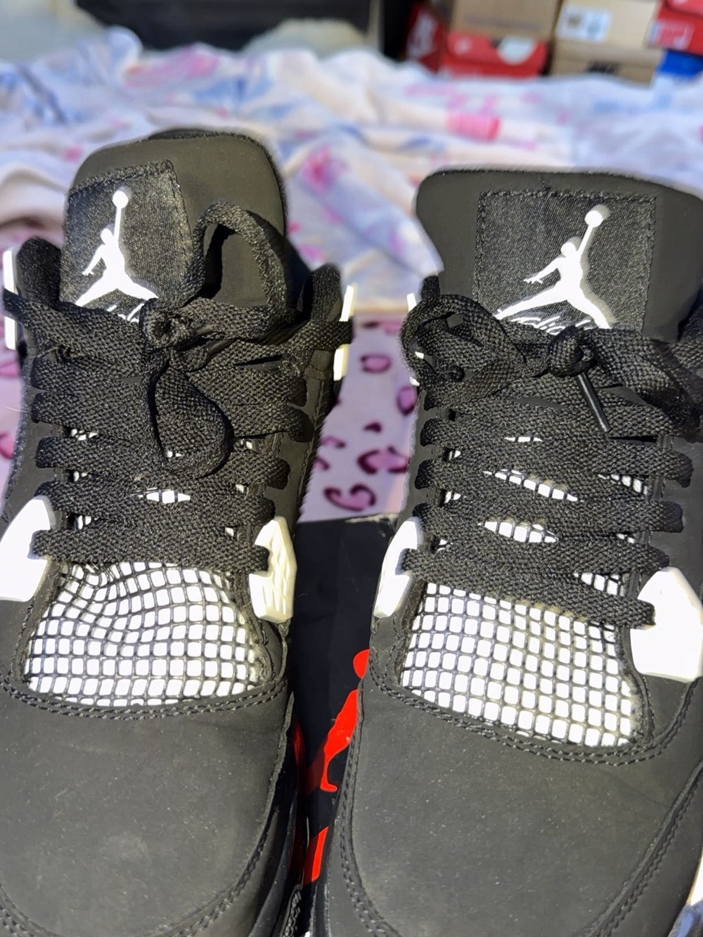 Jordan white thunder Retro 4 Sneakers